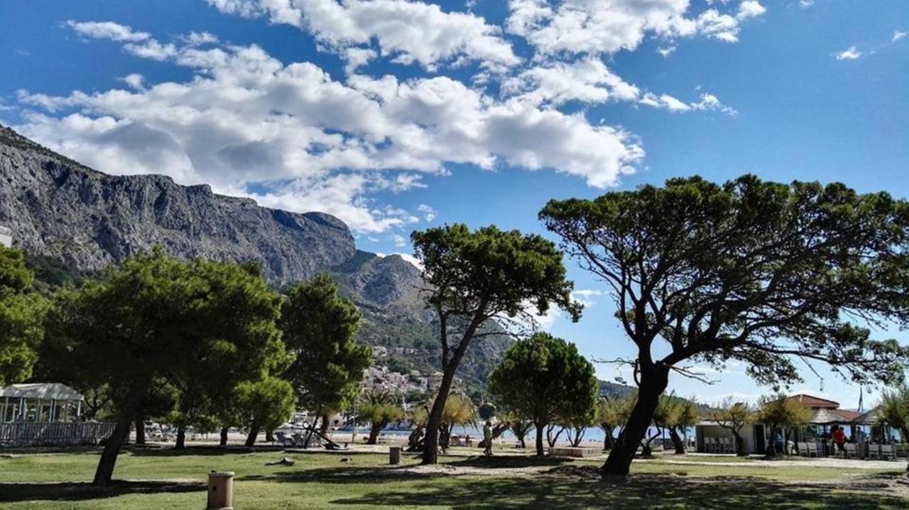 Villa Mama - Traditional Apartments In Omis, Free Parking エクステリア 写真