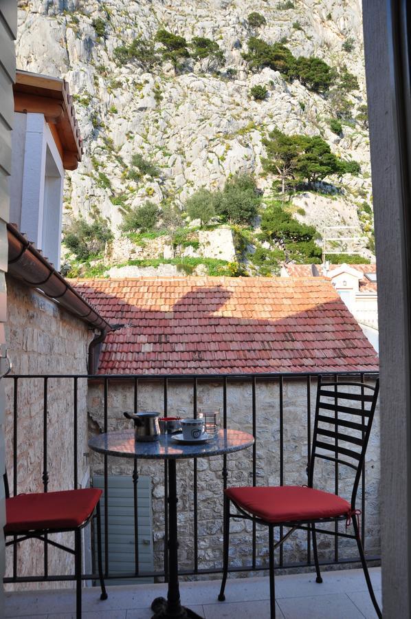 Villa Mama - Traditional Apartments In Omis, Free Parking エクステリア 写真