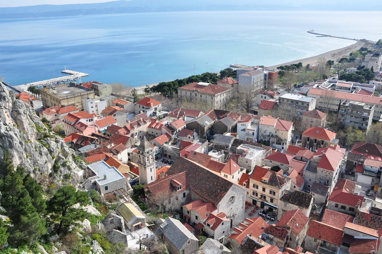 Villa Mama - Traditional Apartments In Omis, Free Parking エクステリア 写真