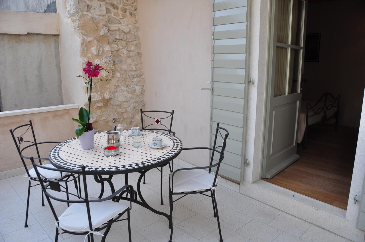 Villa Mama - Traditional Apartments In Omis, Free Parking エクステリア 写真