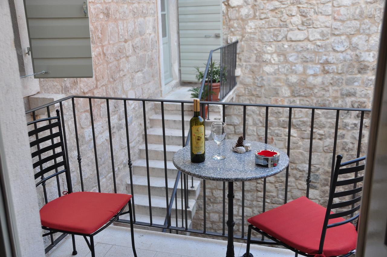Villa Mama - Traditional Apartments In Omis, Free Parking エクステリア 写真