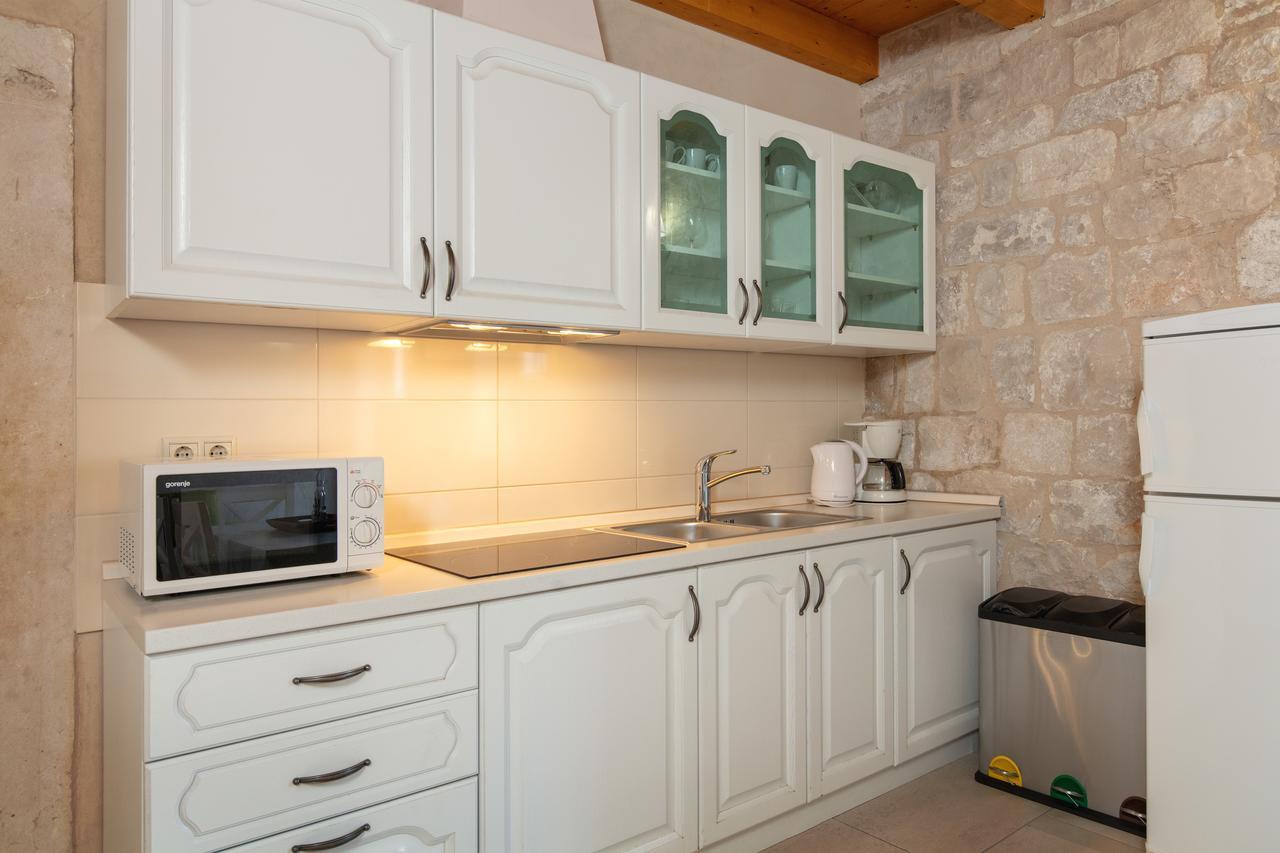 Villa Mama - Traditional Apartments In Omis, Free Parking エクステリア 写真
