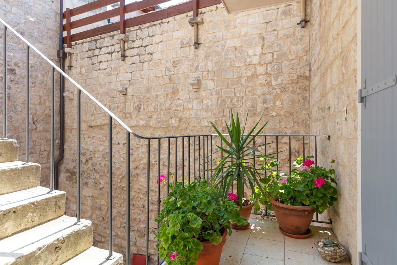 Villa Mama - Traditional Apartments In Omis, Free Parking エクステリア 写真
