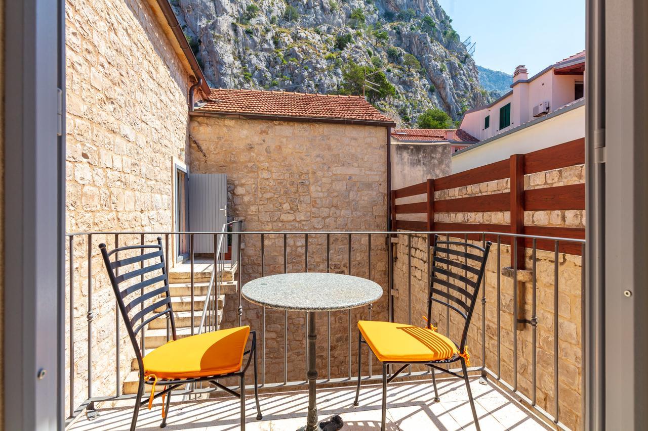 Villa Mama - Traditional Apartments In Omis, Free Parking エクステリア 写真